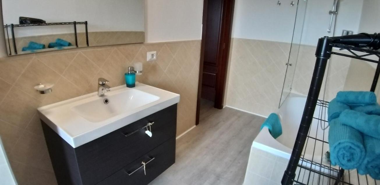 Casa Rosy - Stanza Privata Con Bagno Esclusivo E Parcheggio Gratuito Apartment ปอร์โตตอร์เรส ภายนอก รูปภาพ